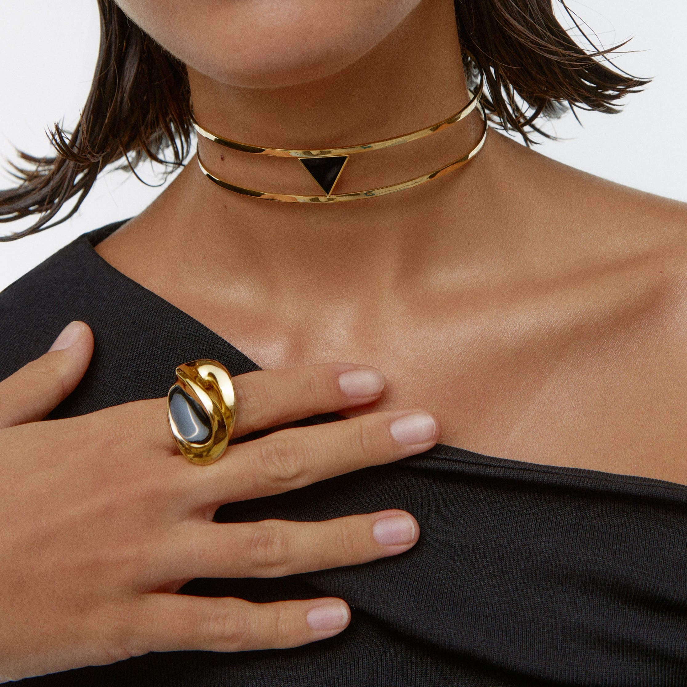 BLACK ATENA GOLD