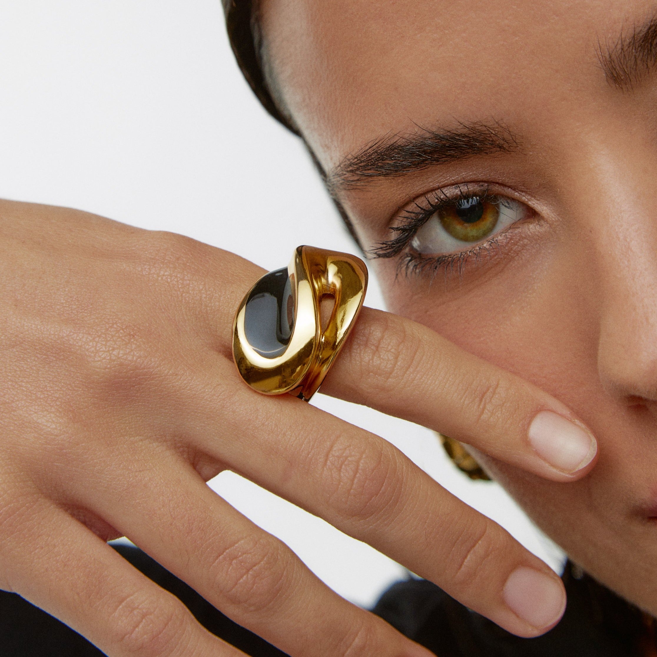 BLACK ATENA GOLD