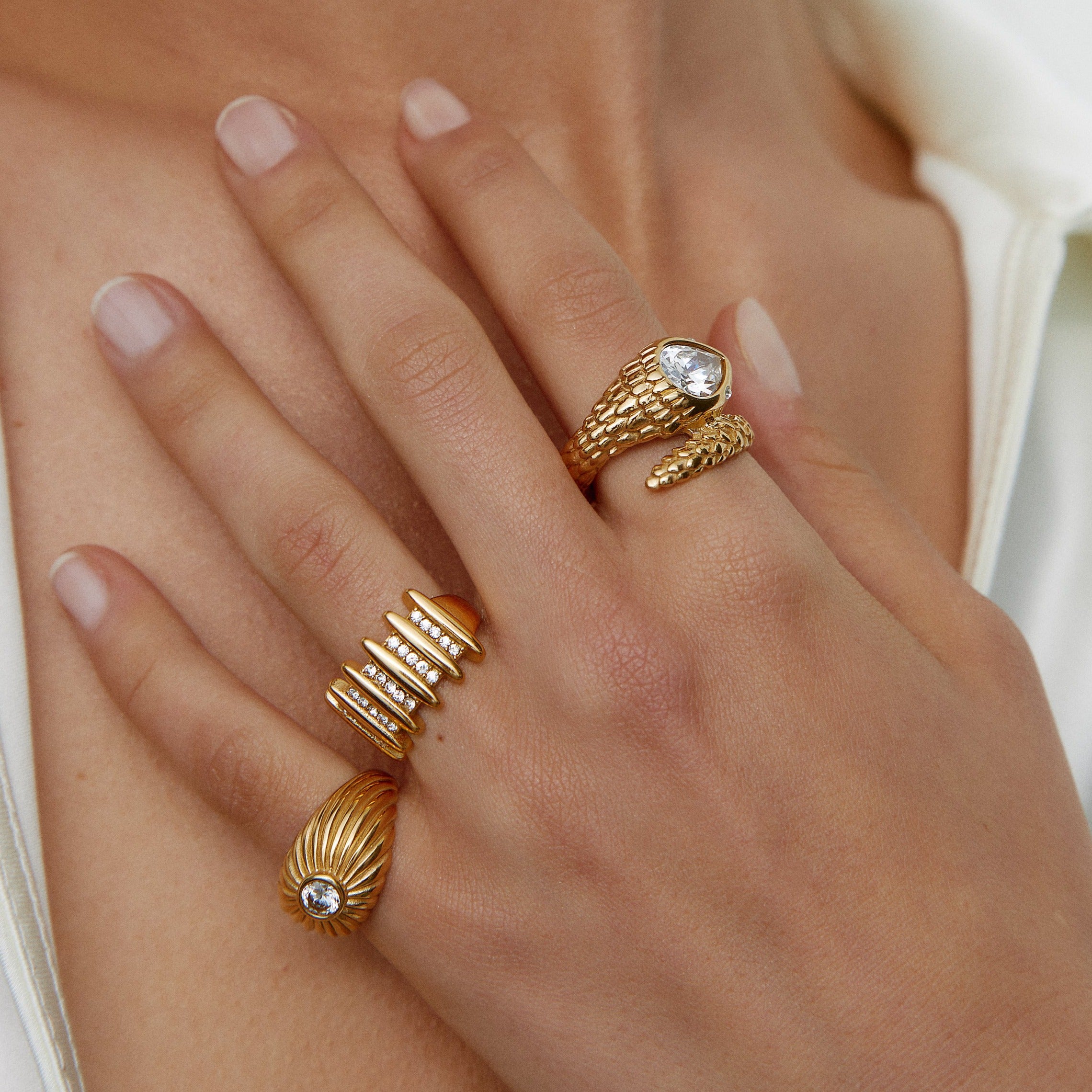 WHITE EBBA GOLD