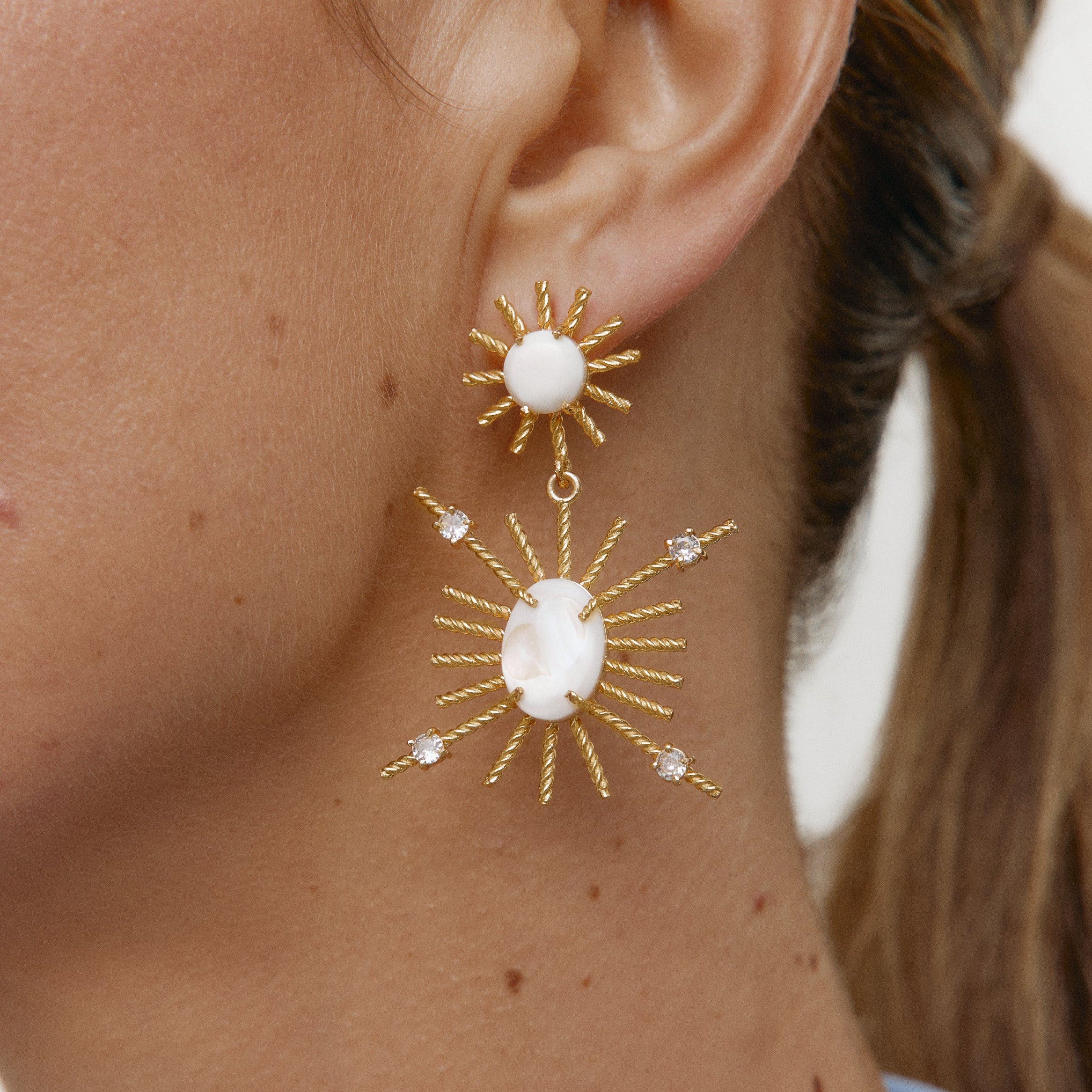 WHITE AIYANA GOLD