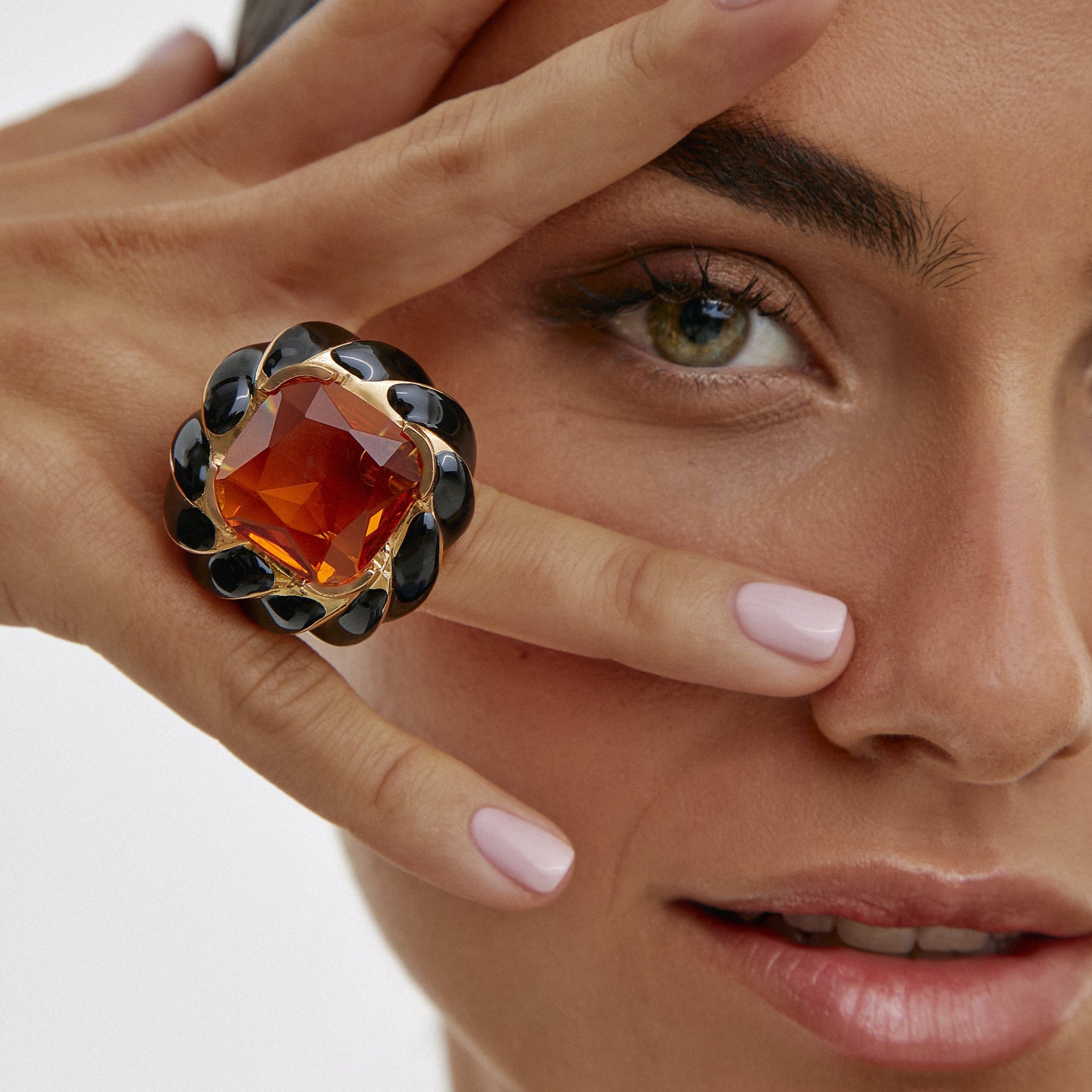 BLACK AMBER ZELLA GOLD