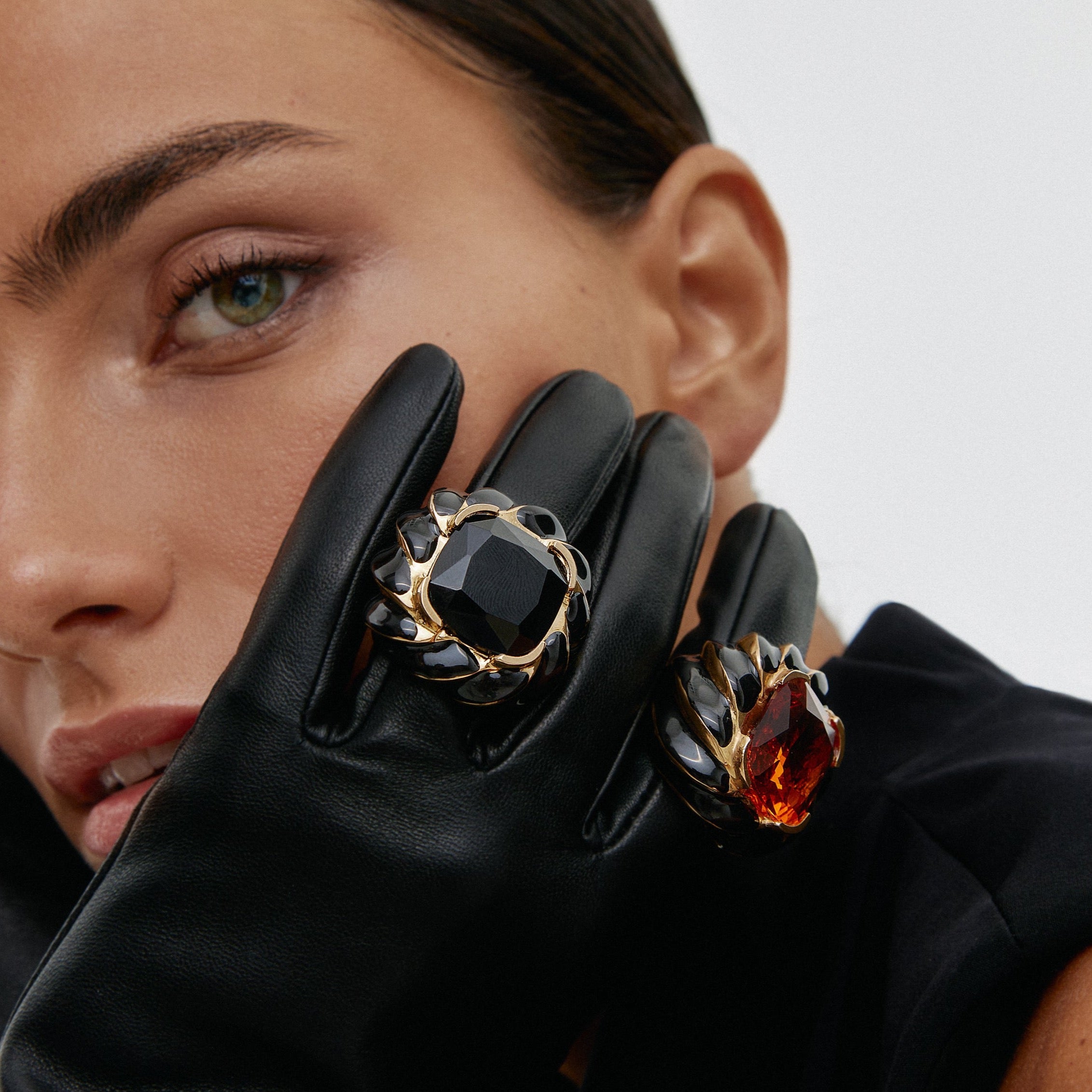 BLACK AMBER ZELLA GOLD