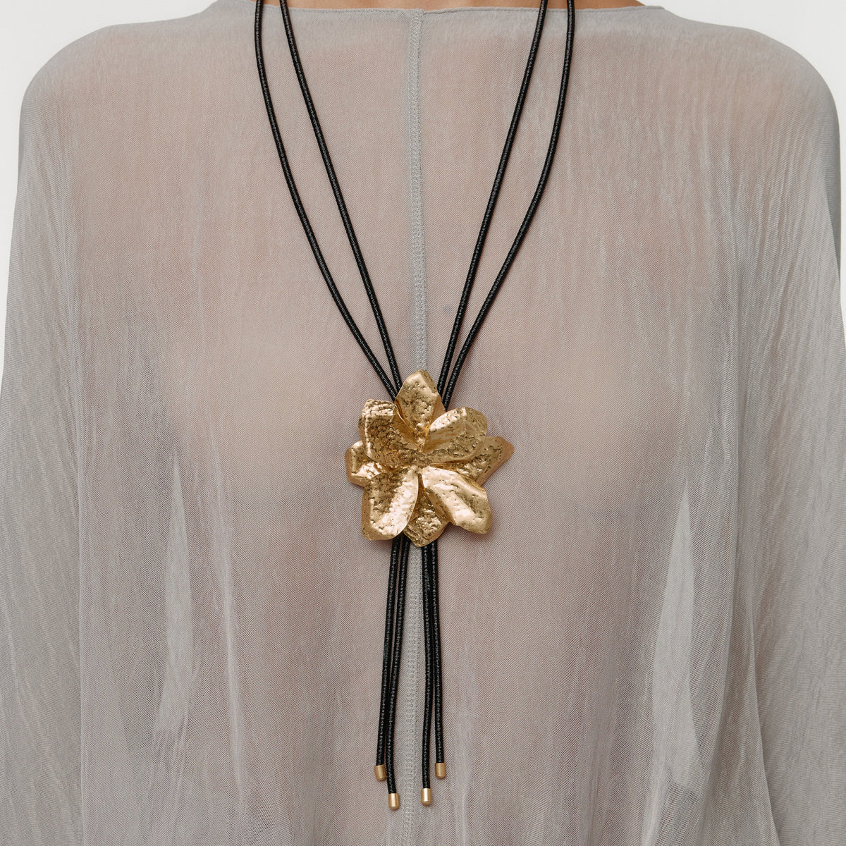 BLACK NASICA GOLD