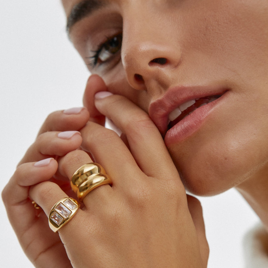 ELEONORE GOLD